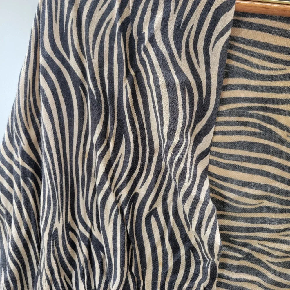 Fine Shawl‎ Zebra Print Viscose Wrap Scarf Black Tan Fringed Made in India
